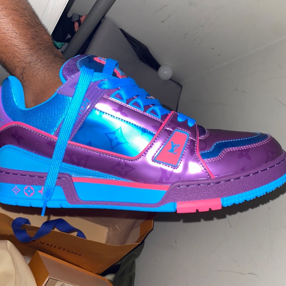 LV Men shoes for sale